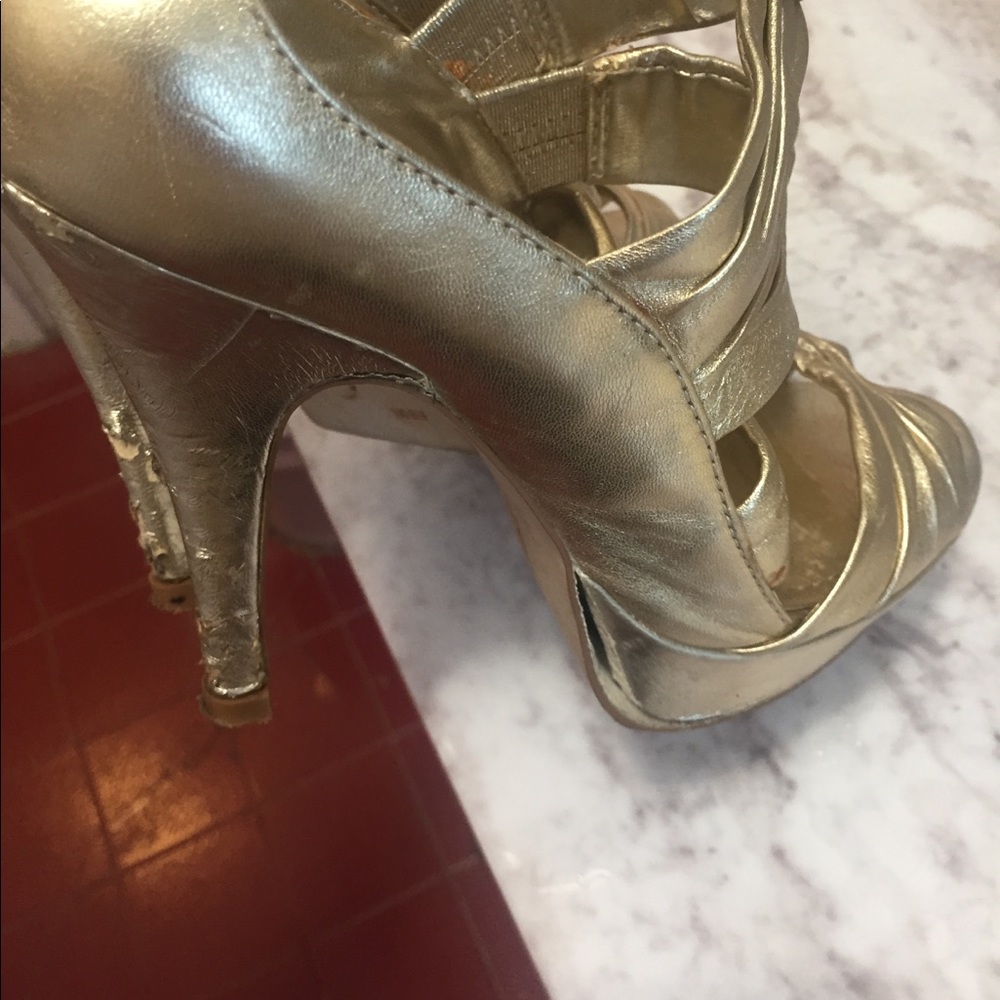 Absolutely Magnificent looking  Golden Heels -!!🌹 - Picture 5 of 7